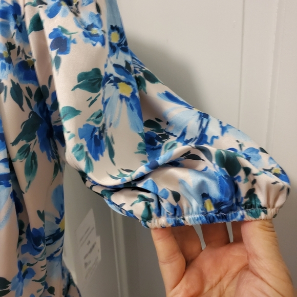 NWT Alexia Admor Blue Floral Satin Look & Feel Maxi Dress Size 10, Retail $245 - Picture 3 of 12